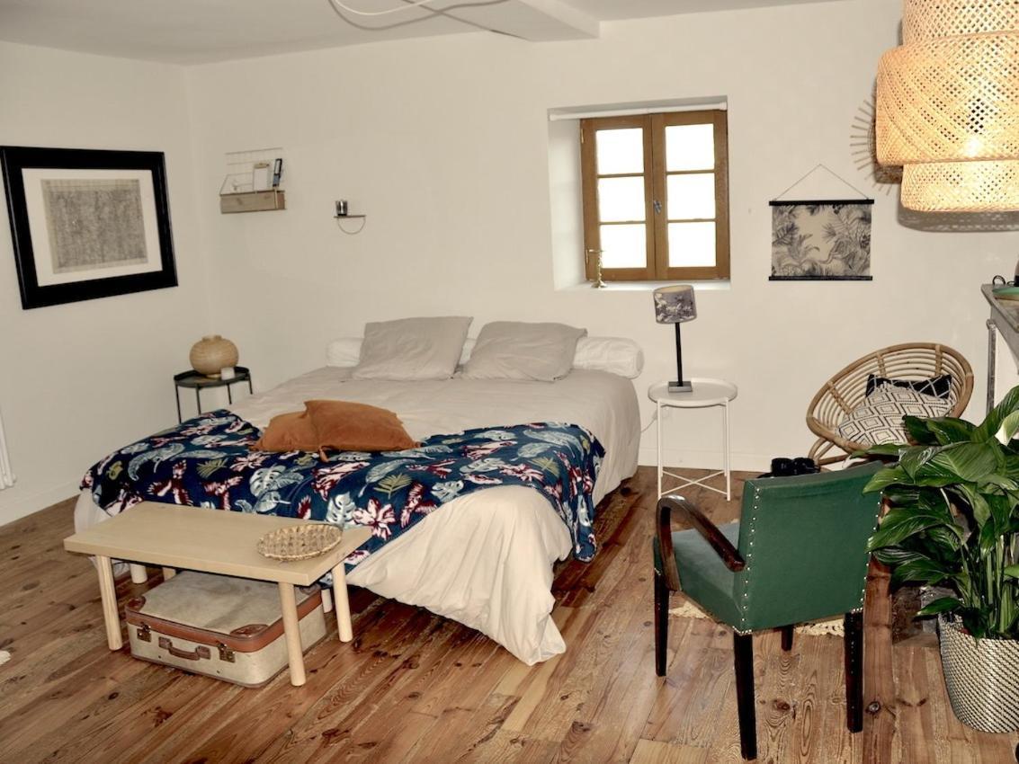 Villa Colombier Pontgibaud Phòng bức ảnh